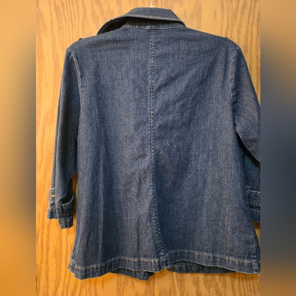 Cute denim blazer/jacket. Petite medium - Picture 2 of 7